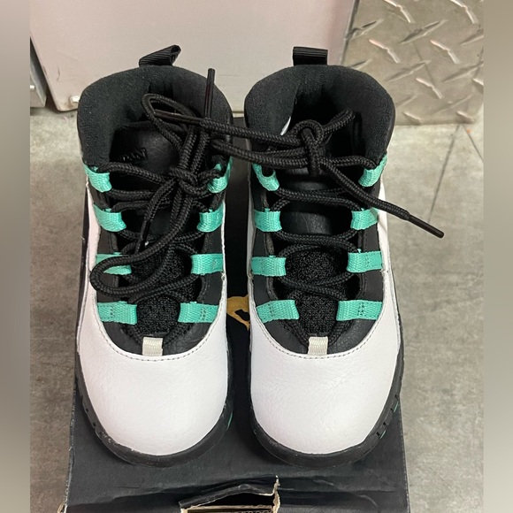 Jordan 10 Retro - Picture 3 of 5